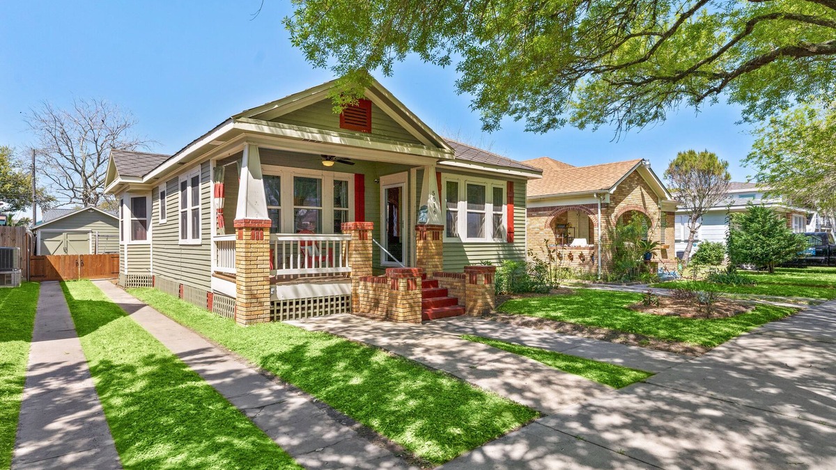 Galveston House | Home on the Isle - Dog Friendly!