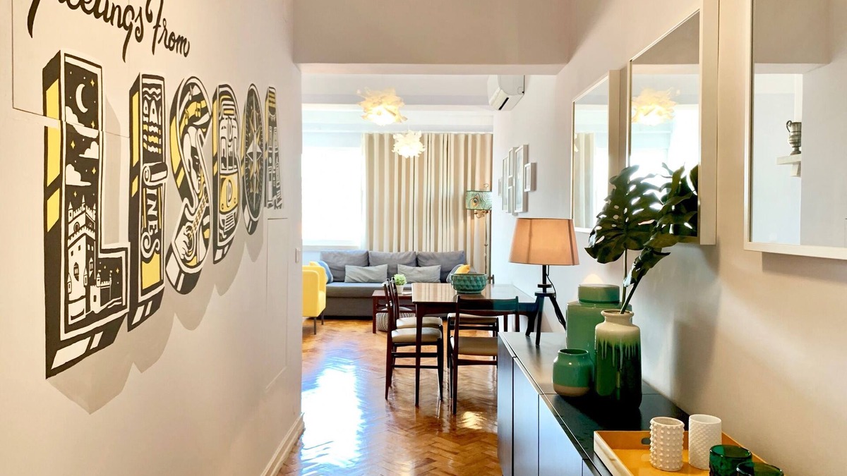 Avenida de Roma Apartment | Home Out Central Roma Apartment