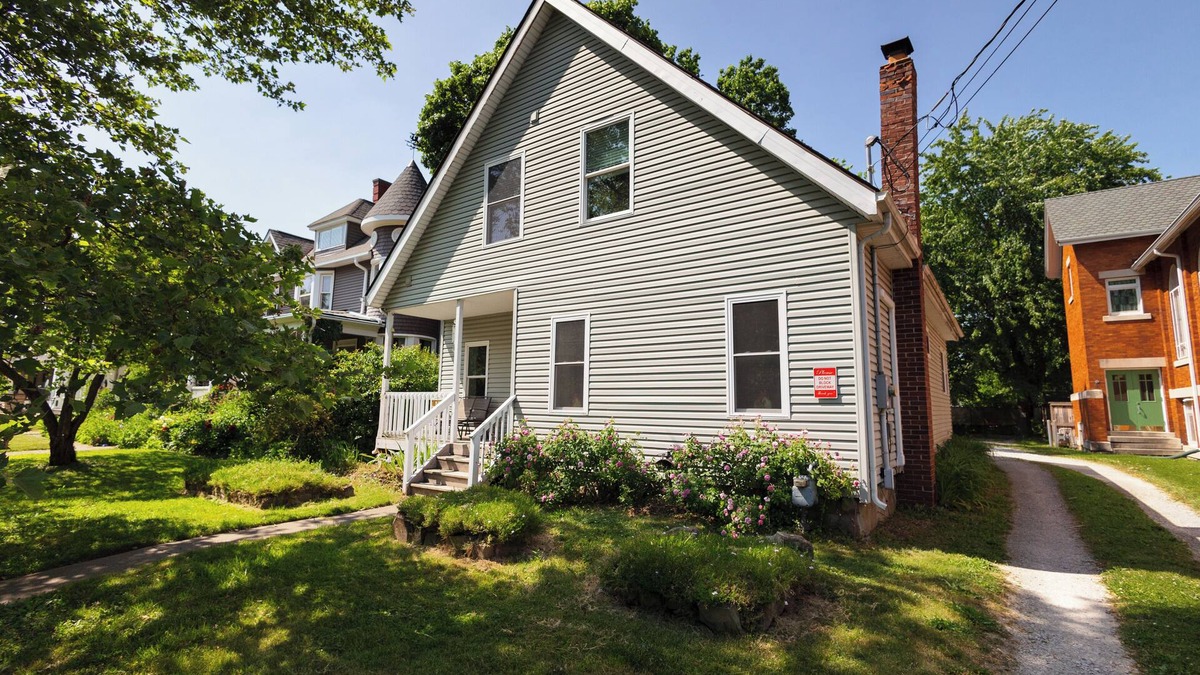 Oberlin House | Home STEPS from Oberlin