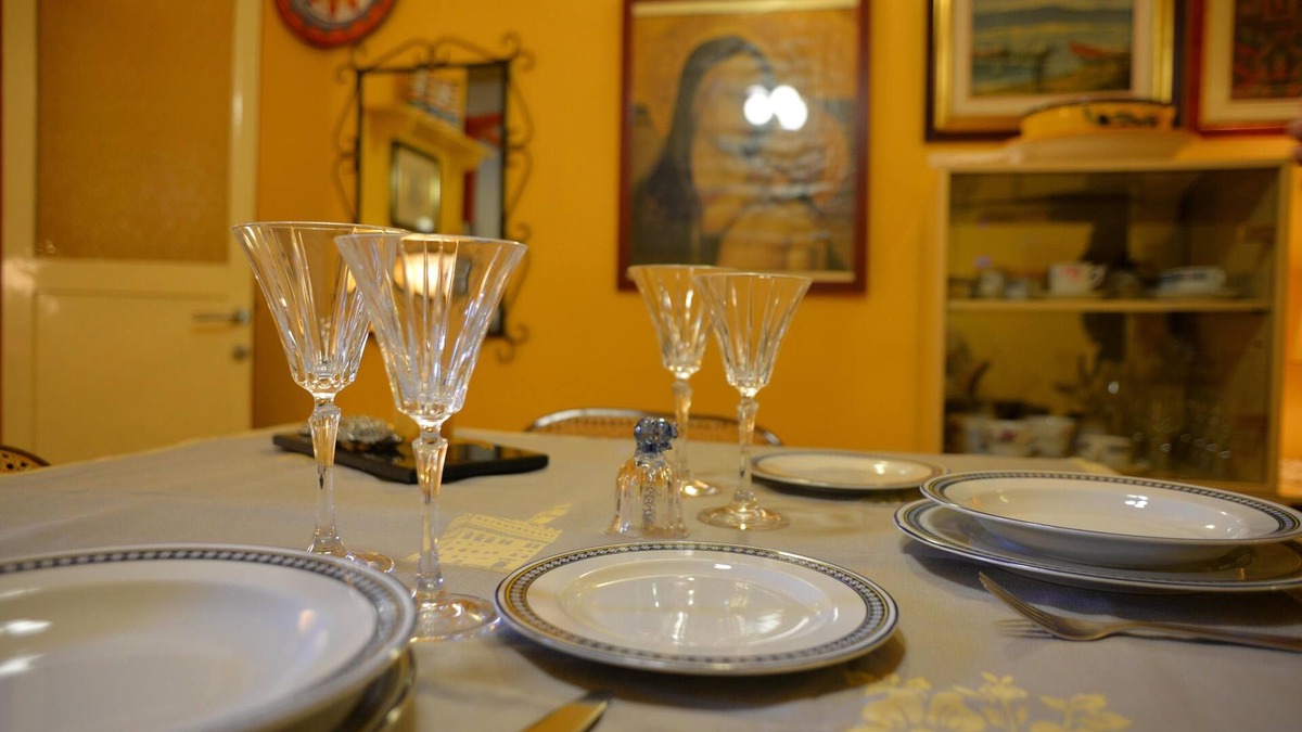 Sant' Ambrogio Apartment | Home Sweet Home away from home 753 Sq. Feet in the oldest districts of Florence