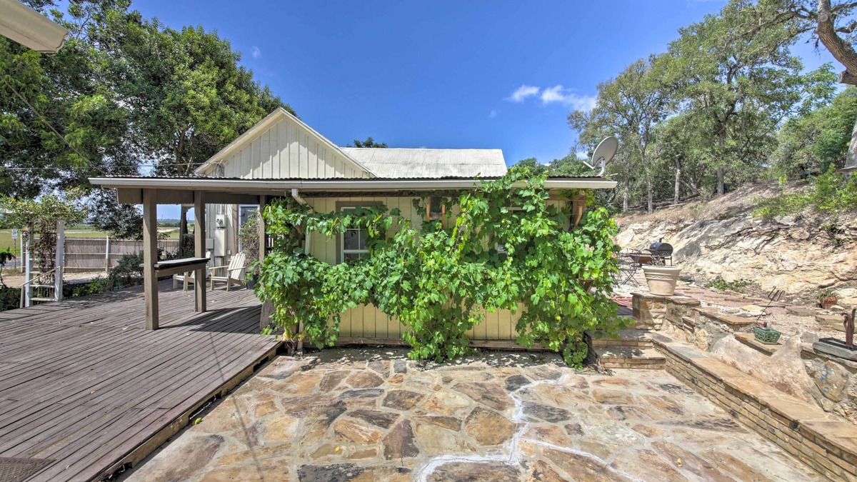 New Braunfels House | Home w/Large Deck & BBQ Grill in New Braunfels