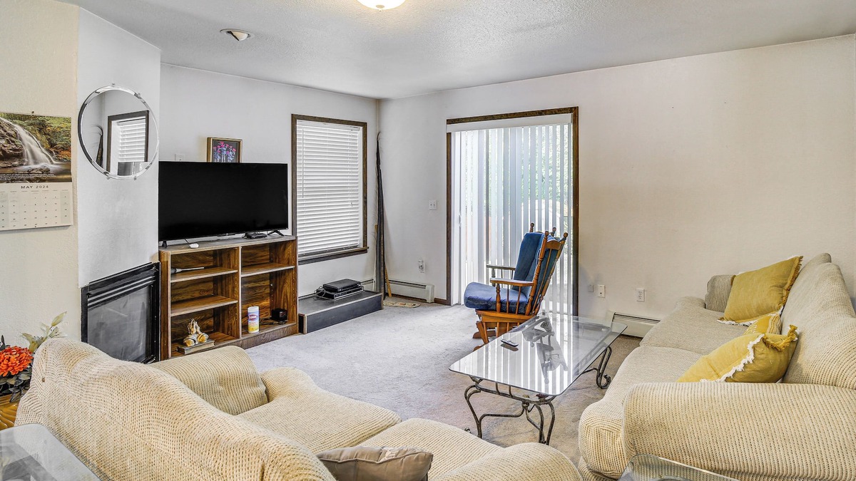 Abbott Loop House | Home w/Patio + Yard, 5 Mi to Downtown Anchorage!