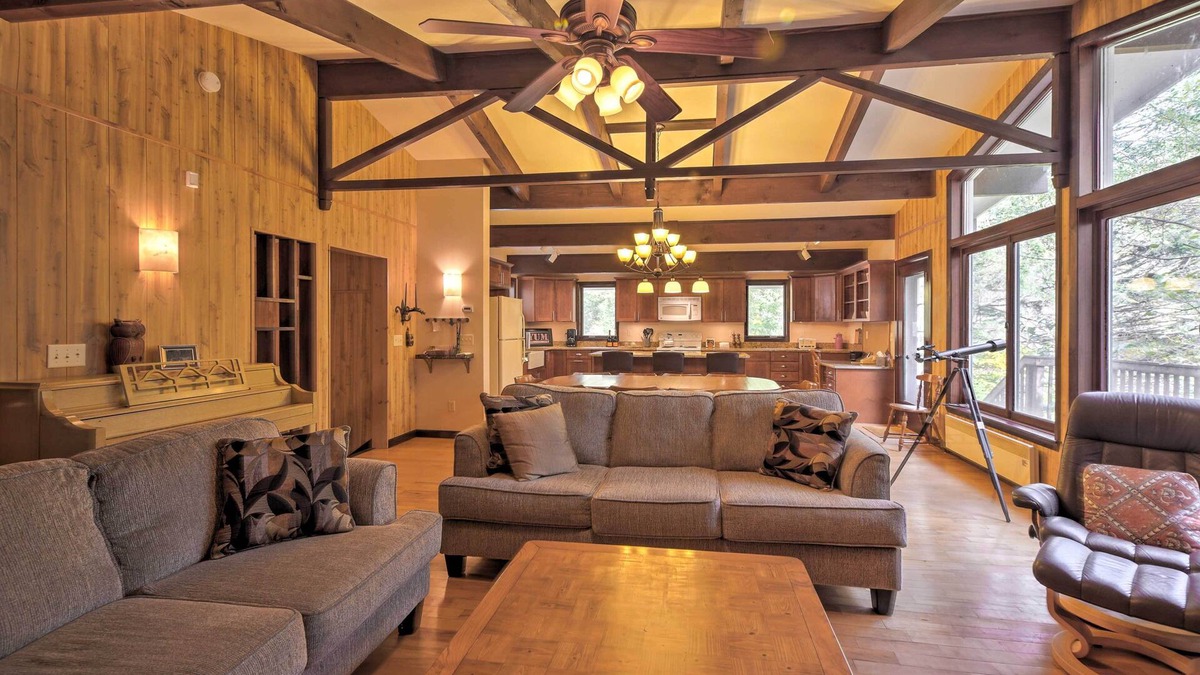 Killington Cottage | Home w/Sauna - Close to Pico & Killington Mtns!
