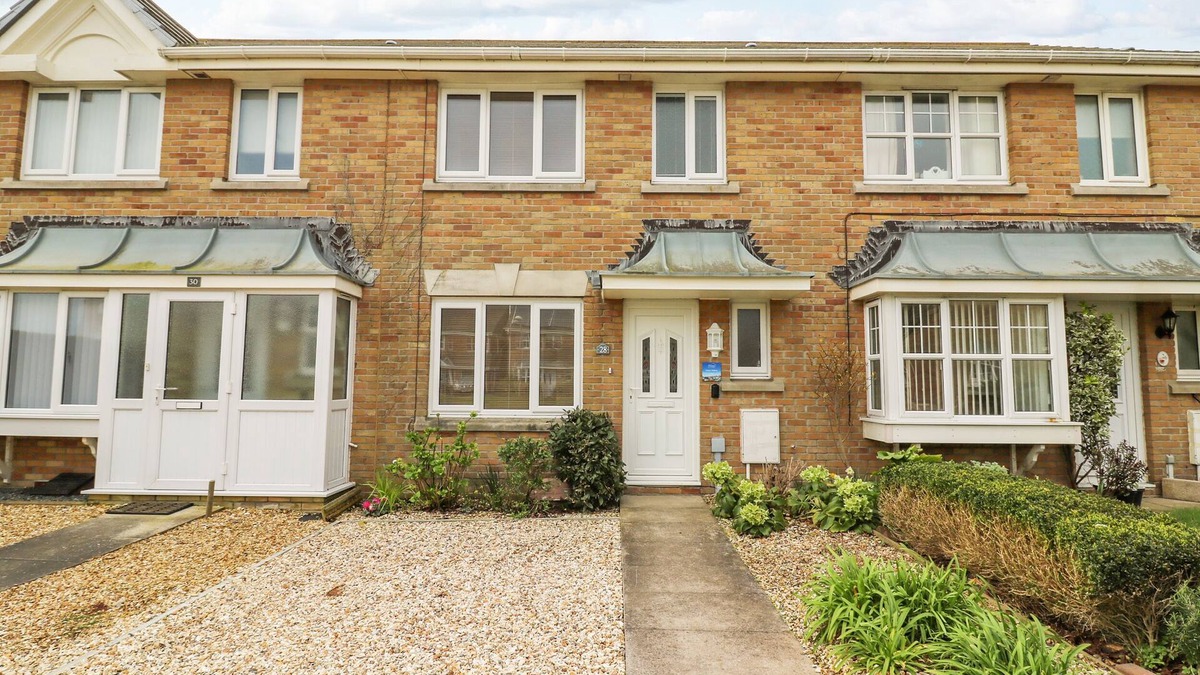 Wyke Regis Cottage | HOME WATERS, pet friendly, with a garden in Wyke Regis