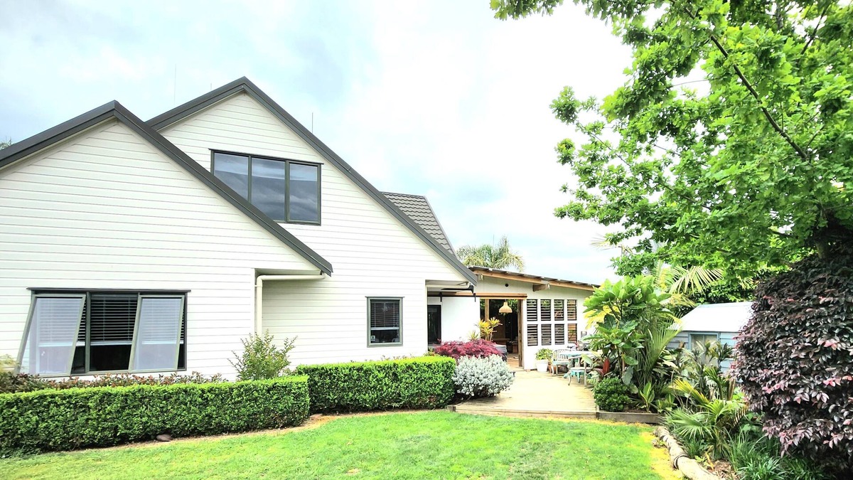 Omokoroa House | Home with ample space for everyone