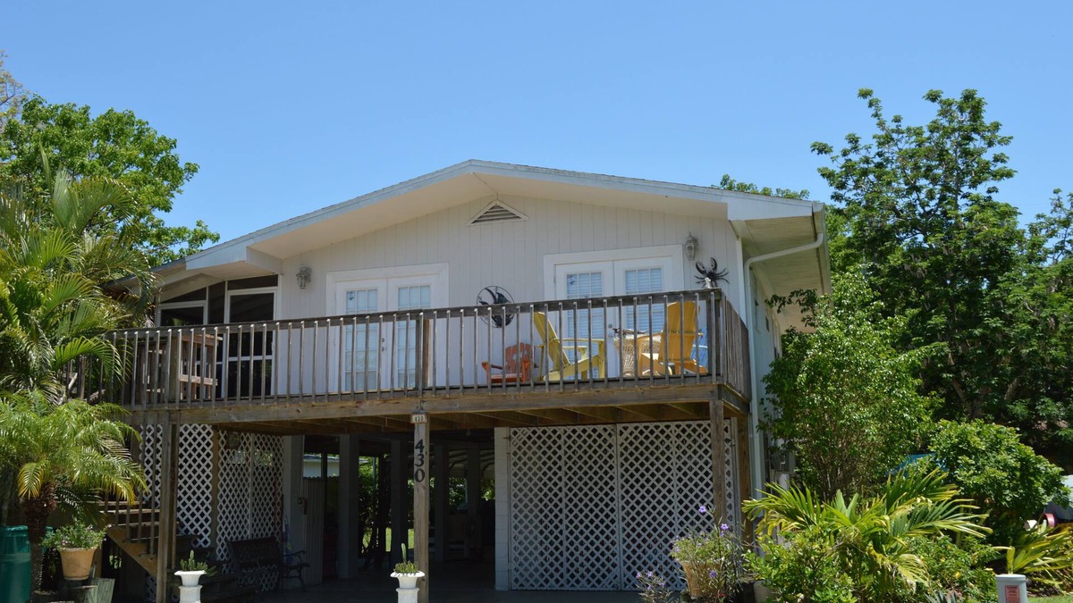 Goodland House | Home With Cottage Feel Offering Golf Cart, Kayaks, Bikes, Fishing