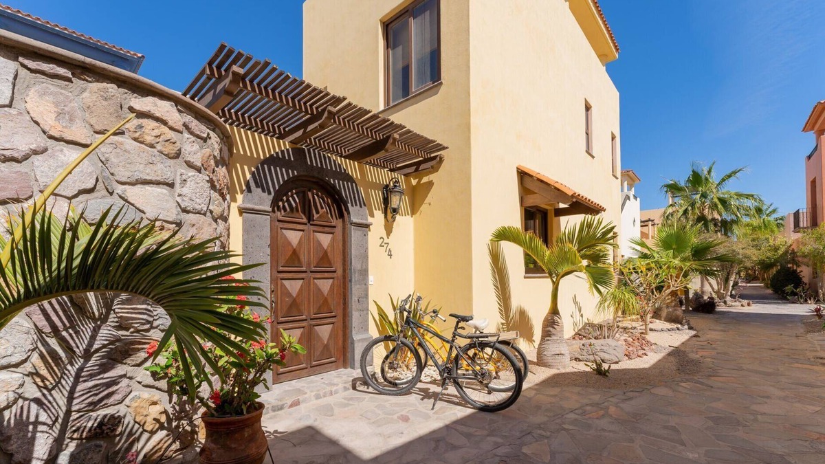 Nopolo House | Home with stunning ocean view and breathtaking sights of the Sierra La Giganta.