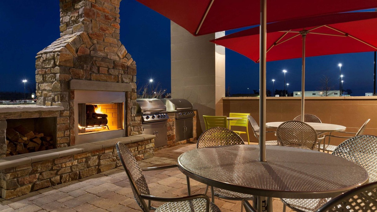 Champaign Hotel | Home2 Suites by Hilton Champaign/Urbana
