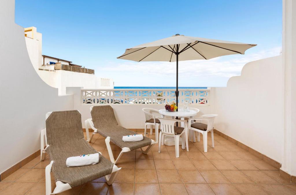 Puerto Lajas Apartment | Home2Book Charming Casa Marinera, Terrace