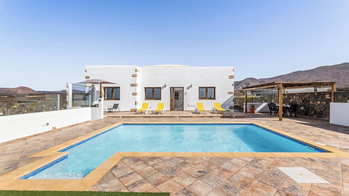 Yaiza Ski Chalet | Home2Book Idyllic Villa La Hoya, Private Pool