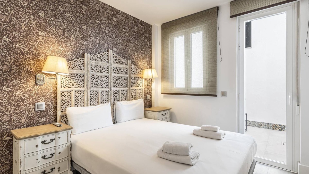 Almenara Apartment | Homeabout Plaza de Castilla Apartment III