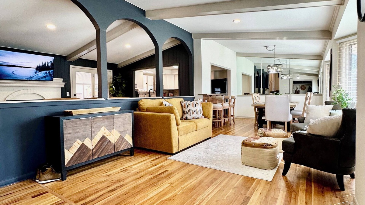 Littleton House | Homebase 4BR/3BA, Park, Fire-pit, Gym Equip, Theatre, Kids Room, Arcade, AC
