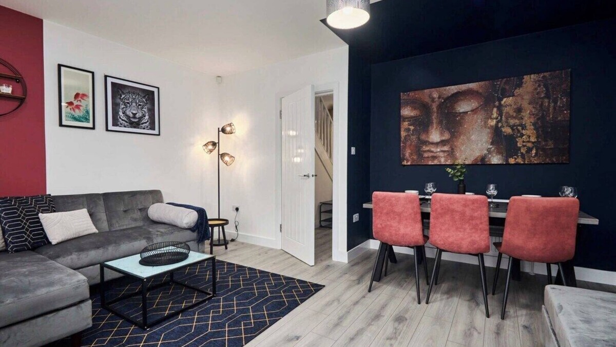 Leeds House | Homebird Property - Salisbury House