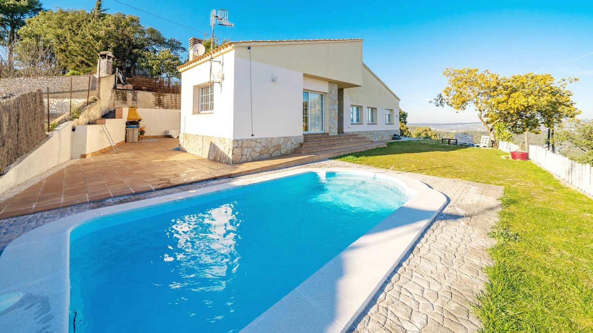 Palafolls Villa | HomeHolidaysRentals Azulmar - Costa Barcelona