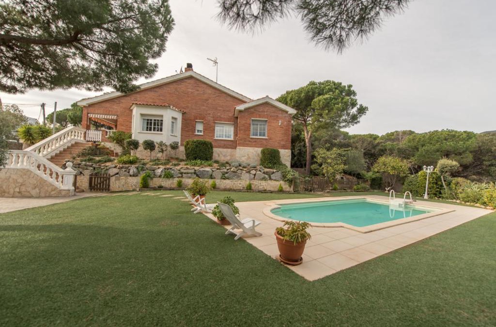 Sant Vicenc de Montalt Villa | HomeHolidaysRentals Gema