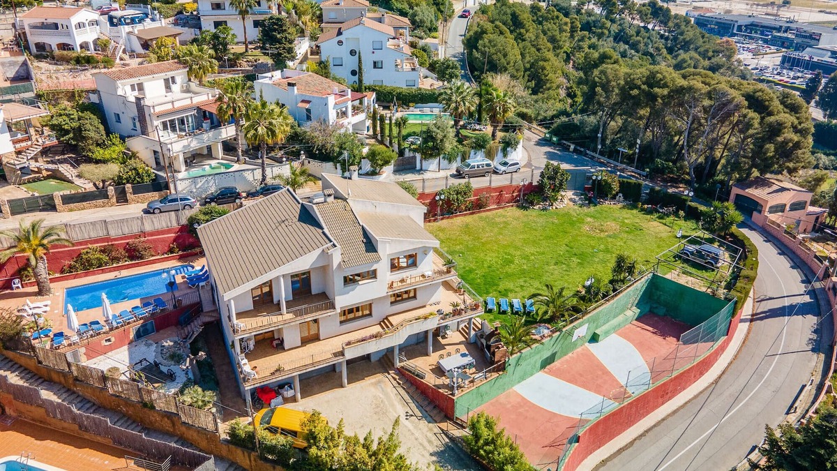 Santa Susanna Villa | HomeHolidaysRentals Happy Family-Costa Barcelon