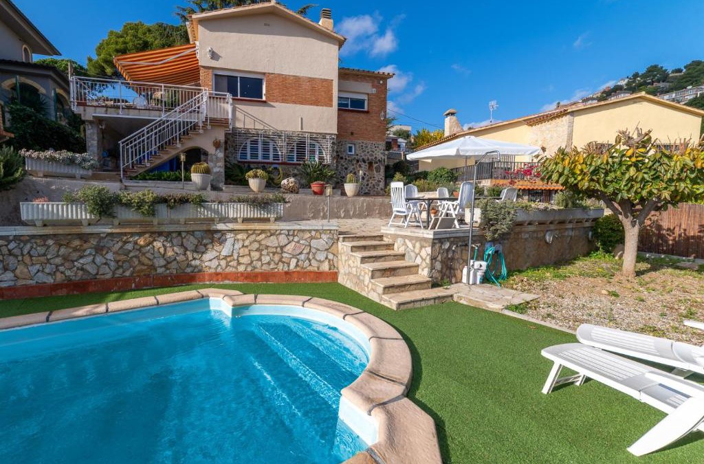Santa Susanna Villa | HomeHolidaysRentals Formentor
