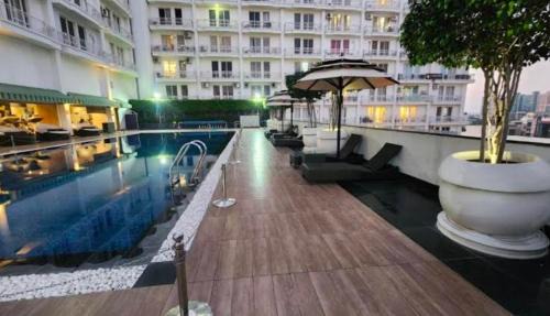 Gomti Nagar Apartment | HomeiiHood stay
