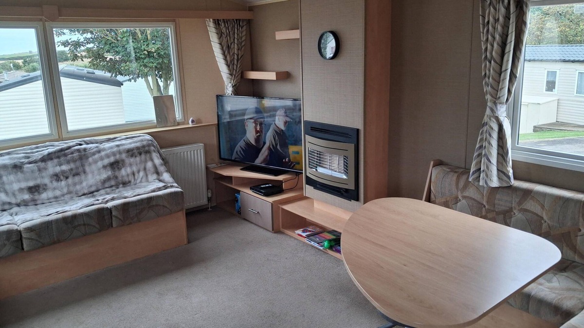 Winestead House | Homely, dog friendly caravan at Sand Le Mere in Yorkshire ref 71005O