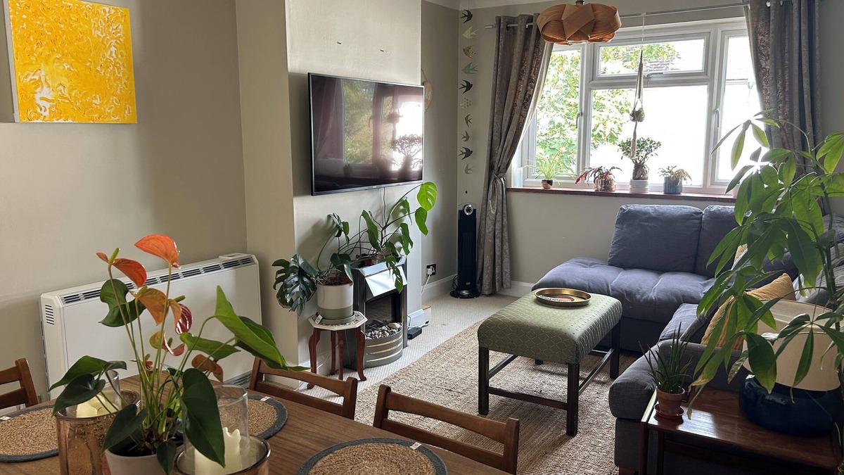 Walton-on-Thames Apartment | Homely flat in Surrey, Sleeps 3, family friendly