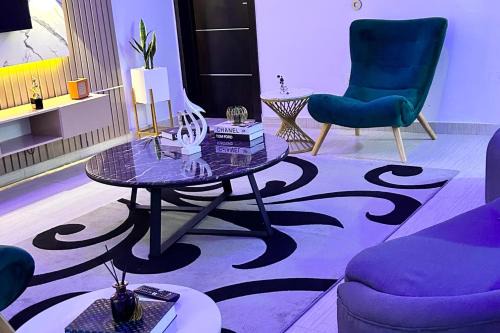 Ofin Apartment | Homely Shortlet Apartment LBS, AJAH