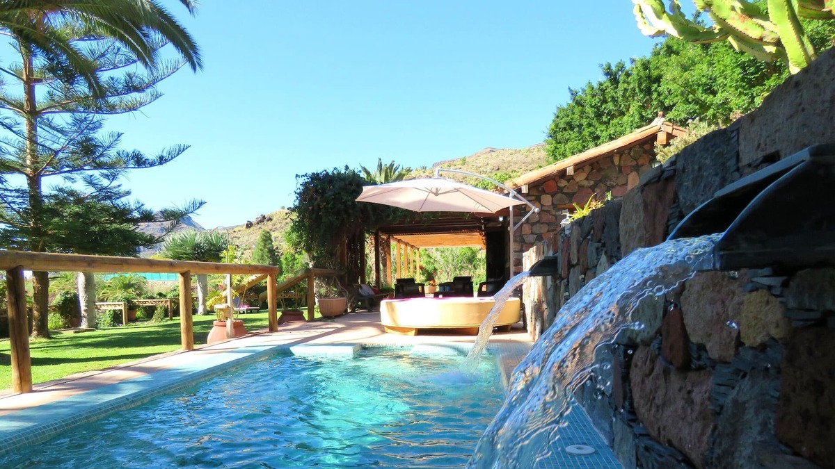 San Bartolome de Tirajana Villa | Homerez - Villa 15 km away from the beach for 4 ppl. with garden and terrace