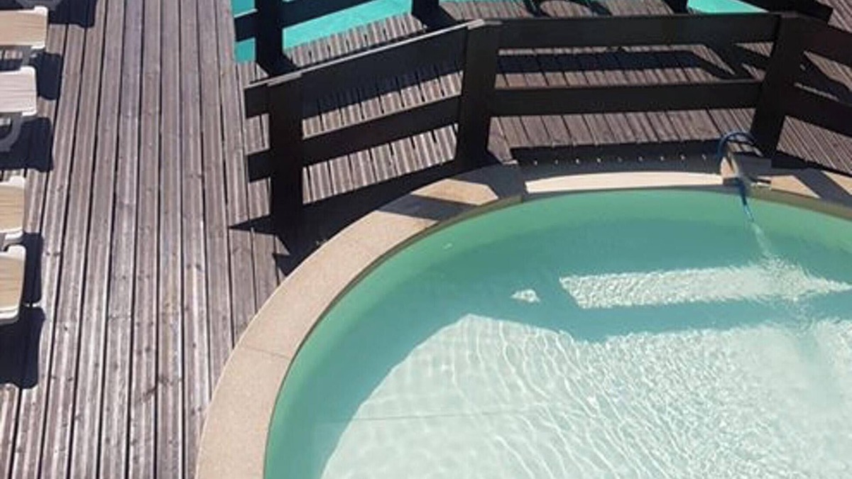 Branca Ski Chalet | Homerez - Welcoming Chalet in Branca - Shared Pool