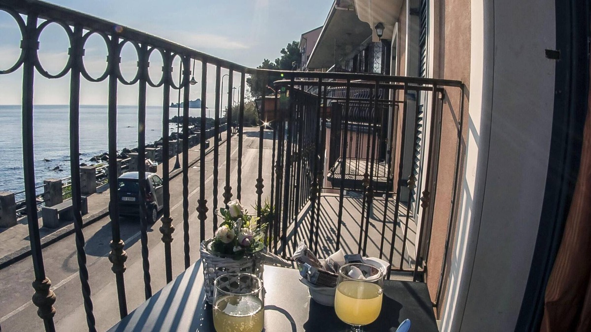 Capo Mulini House | Homerez - 10 m away from the beach! House for 8 ppl. with sea view at Acireale