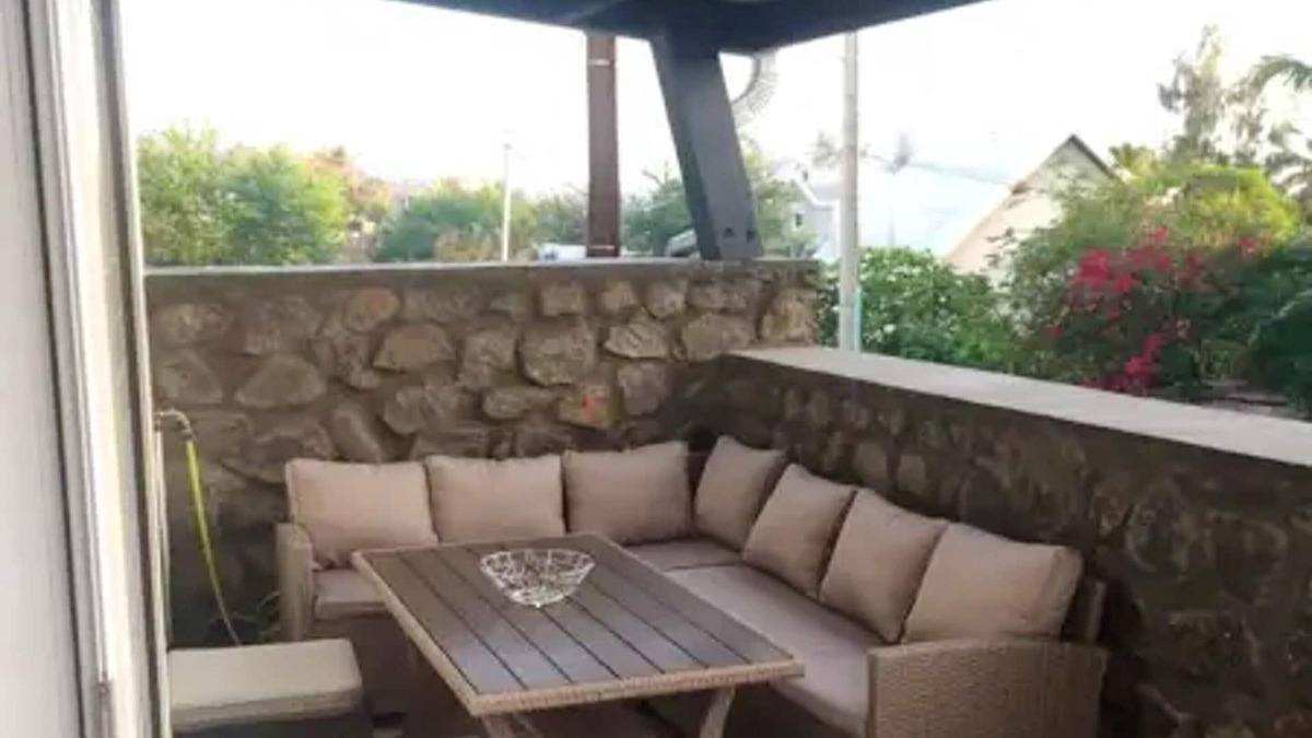 Trois-Bassins Apartment | Homerez - 100 m away from the beach! Nice appartement for 4 ppl. with jacuzzi