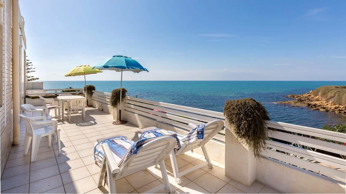 Punta Braccetto Apartment | Homerez - 40 m away from the beach! Appartement for 4 ppl. at Punta Braccetto