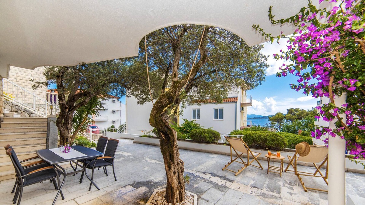 Blato Apartment | Homerez - 50 m away from the beach! Studio for 4 ppl. with sea view at Živogošće