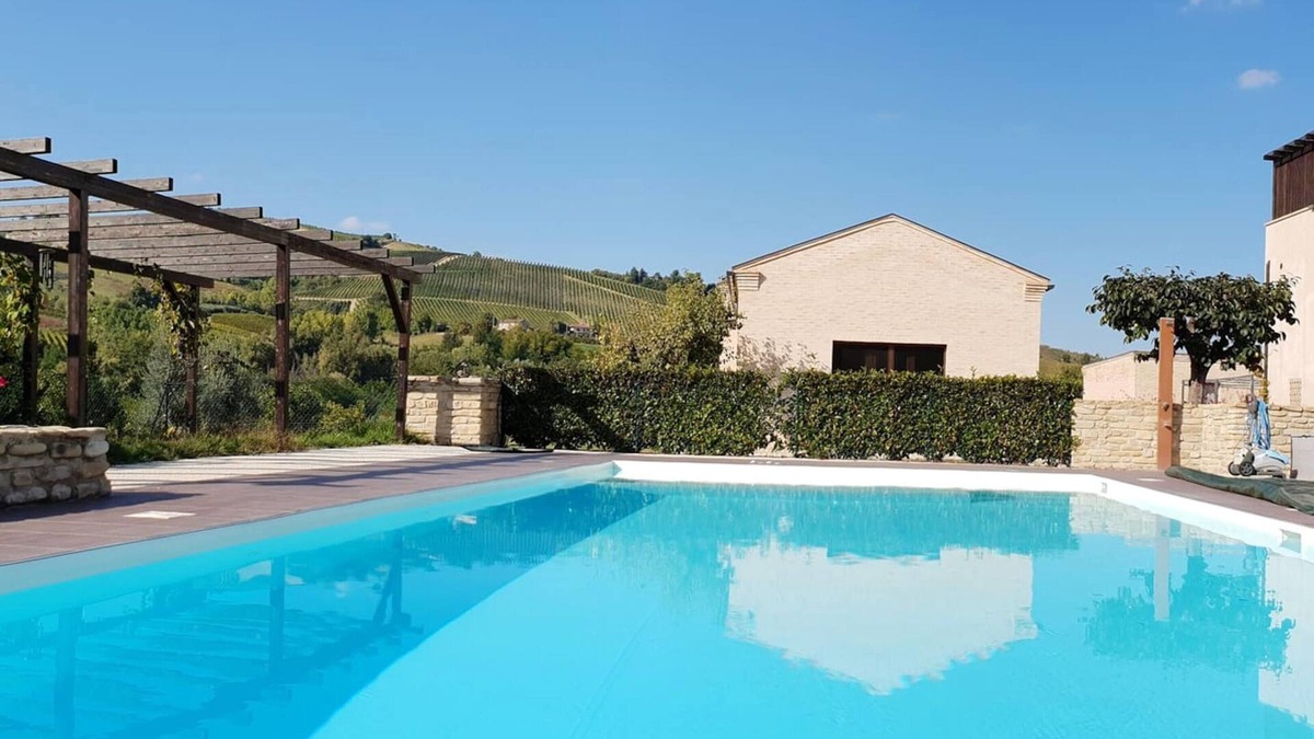 Montalto delle Marche Apartment | Homerez - Appartement for 4 ppl. with shared pool at Montalto delle Marche