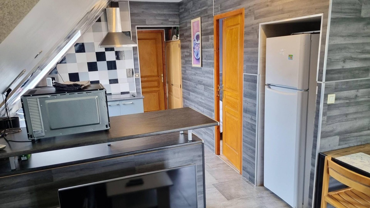 Chenove Apartment | Homerez - Amazing appartement for 5 ppl. with terrace and balcony at Chenôve