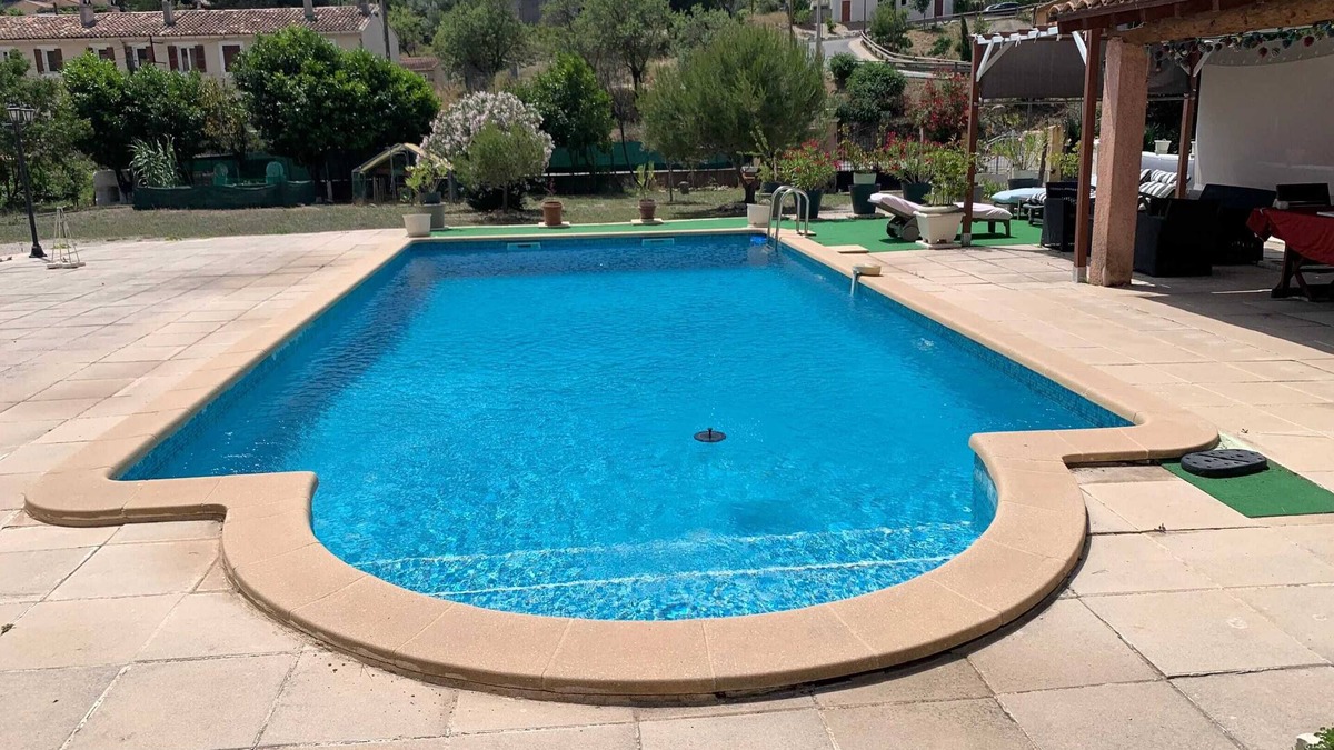 Roquefort-la-Bedoule Apartment | Homerez - Apt Roquefort-la-Bédoule