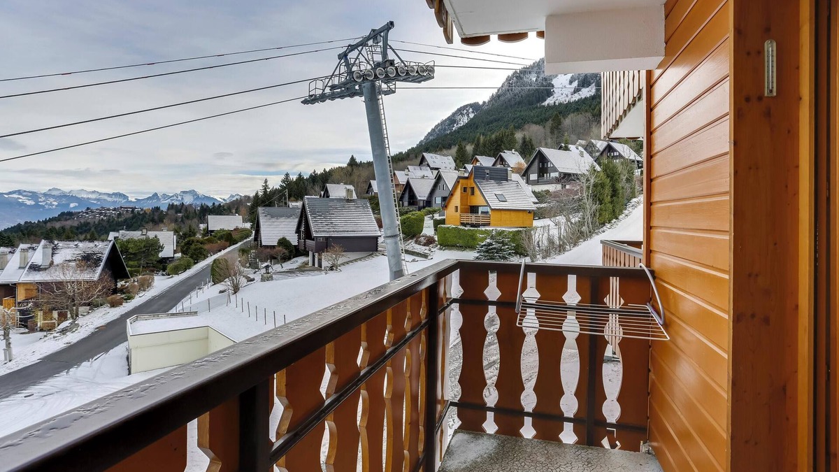 Thollon-les-Memises Apartment | Homerez - Apartment Thollon, lake