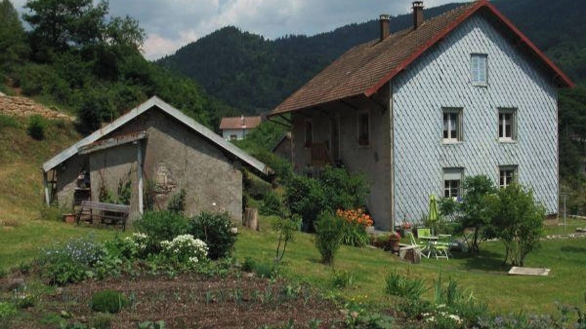 Plancher-les-Mines Apartment | Homerez - Apartment Plancher-les-Mines