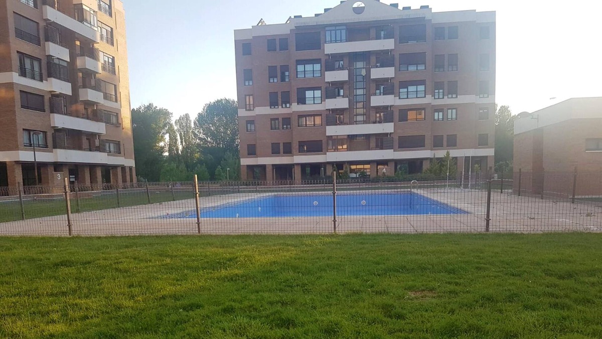 Cuenca Apartment | Homerez - Apartement for 6 ppl. with shared pool, jacuzzi and terrace at Cuenca