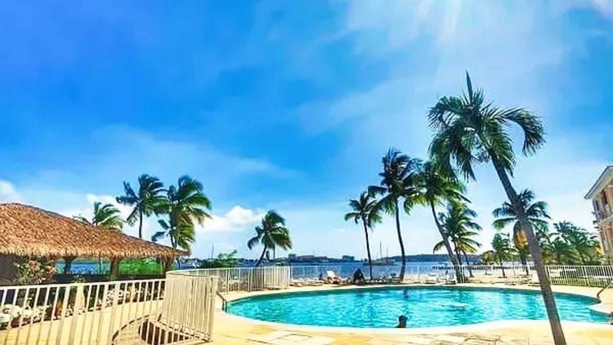 Nettle Bay Apartment | Homerez - Apartment Baie Nettlé