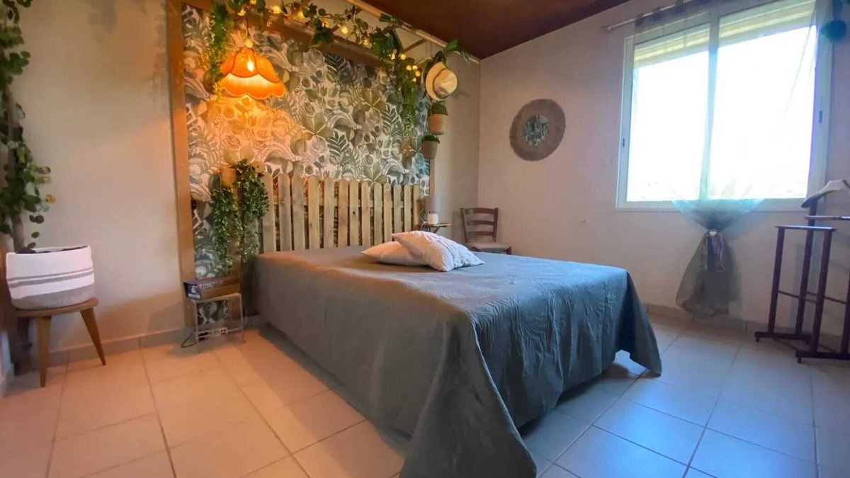 Aigues-Mortes Apartment | Homerez - Apartment Aigues-Mortes