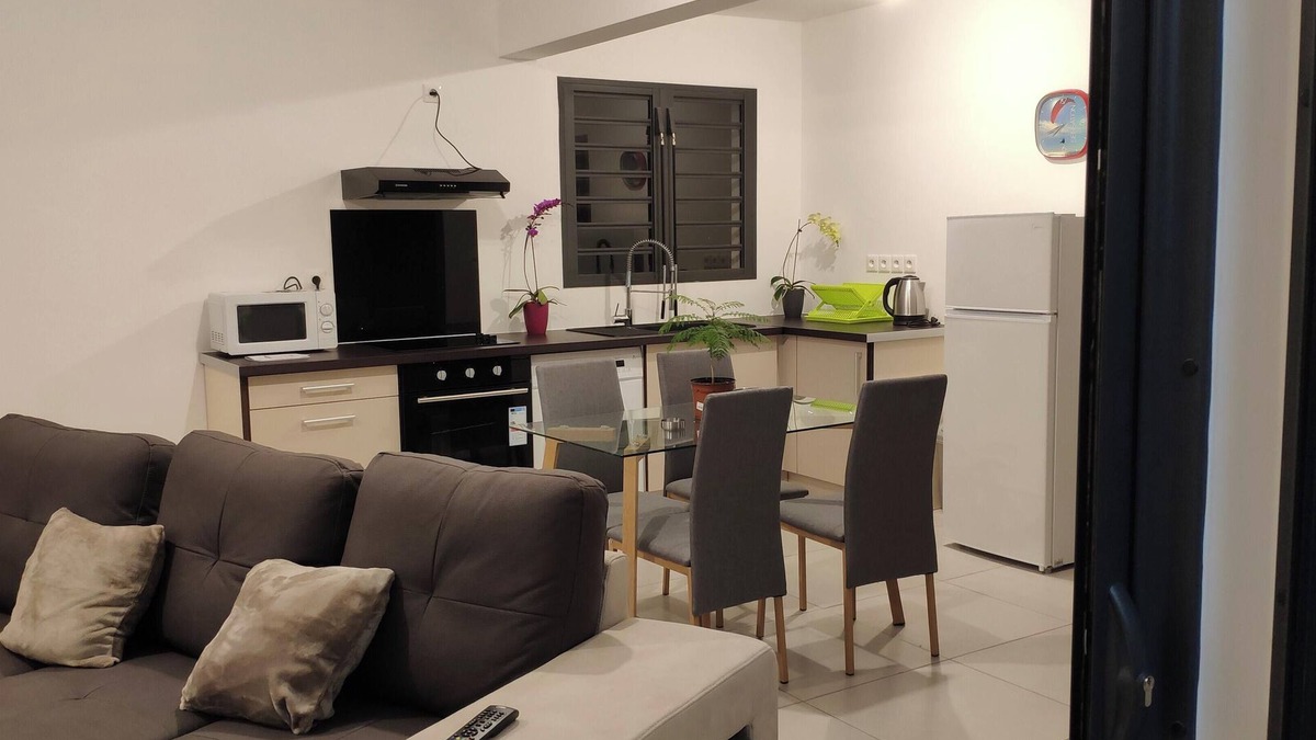Saint-Pierre De La Reunion Apartment | Homerez - Apartment in Saint Pierre