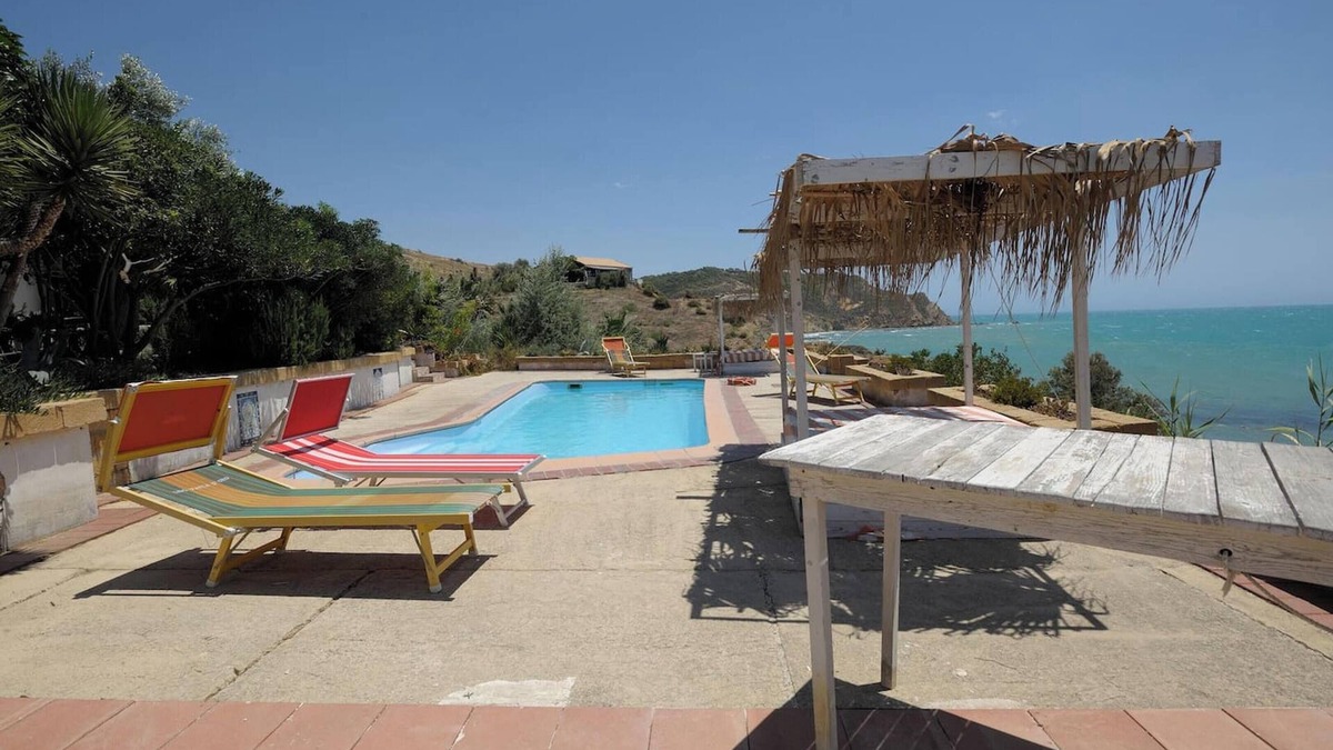 Pergole Apartment | Homerez - Apartment Realmonte sea view