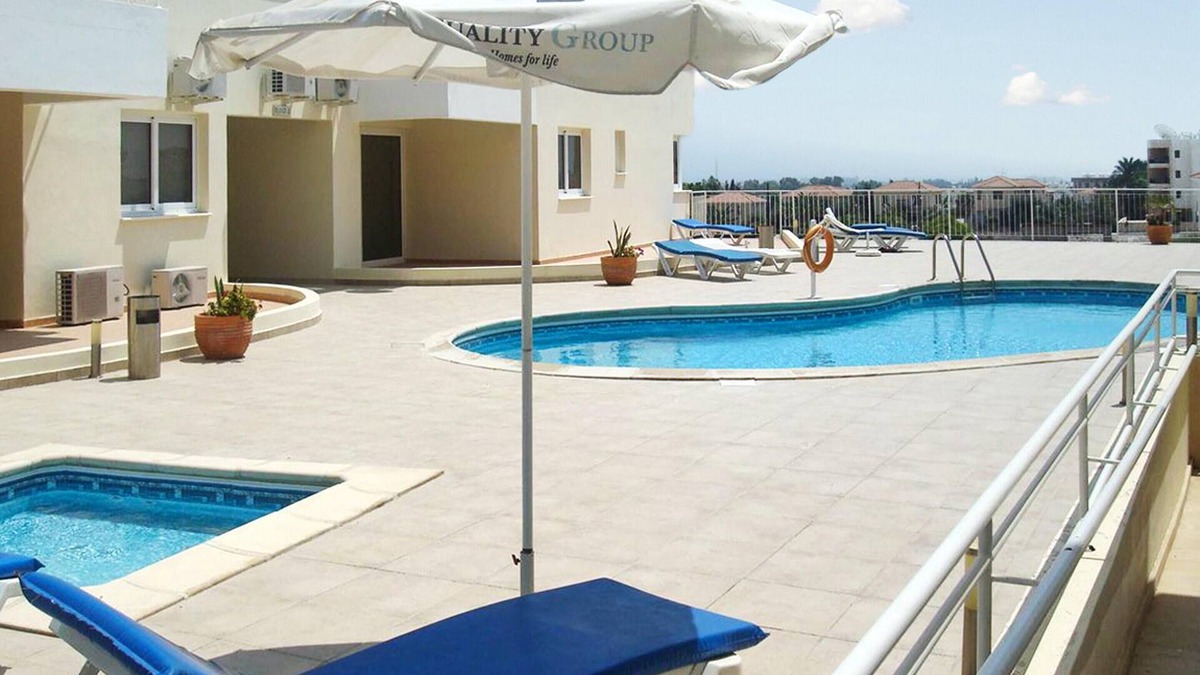 Oroklini Apartment | Homerez - Appartement 2 km away from the beach for 4 ppl. with shared pool