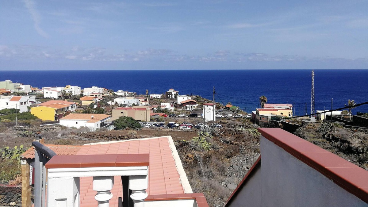 La Caleta Apartment | Homerez - Appartement for 4 ppl. with sea view, terrace and balcony at La Caleta