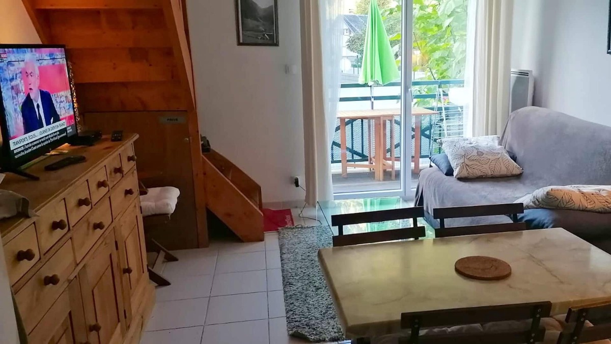Saint-Mamet Apartment | Homerez - Appartement for 4 ppl. with terrace and balcony at Saint-Mamet