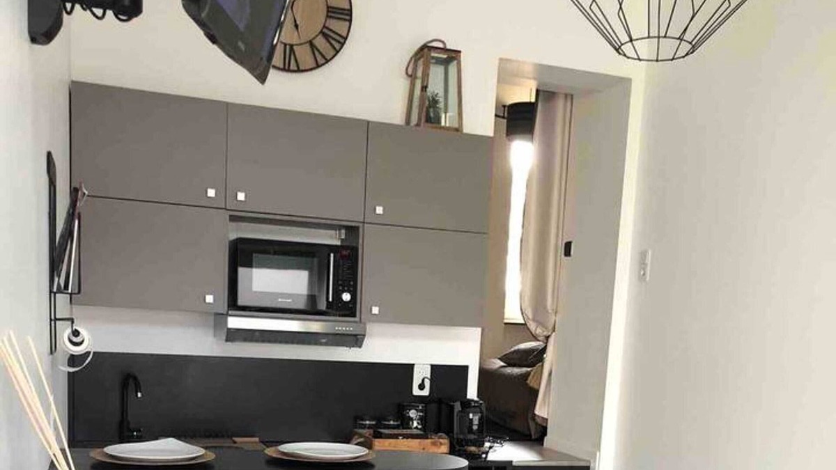 Vallieres Apartment | Homerez - Beautiful studio for 2 ppl. at Clermont-Ferrand