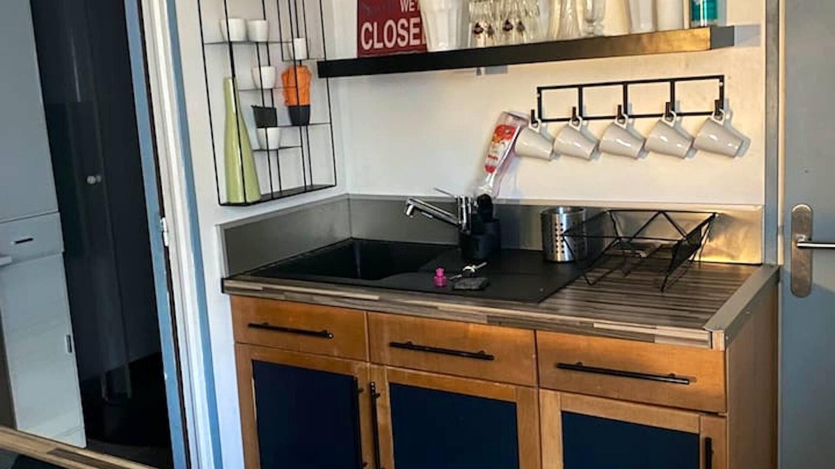 Corbeil-Essonnes Apartment | Homerez - Beautiful apartement for 3 ppl. with terrace at Corbeil-Essonnes