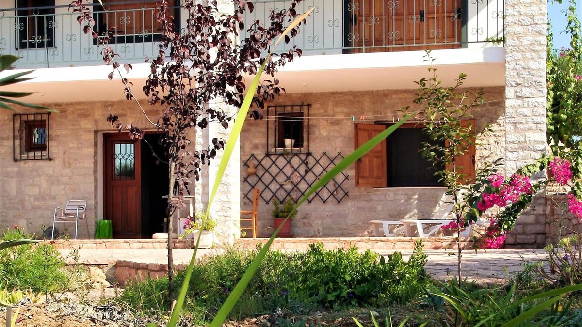 Skafidia Apartment | Homerez - Beautiful apartment With sea view and garden