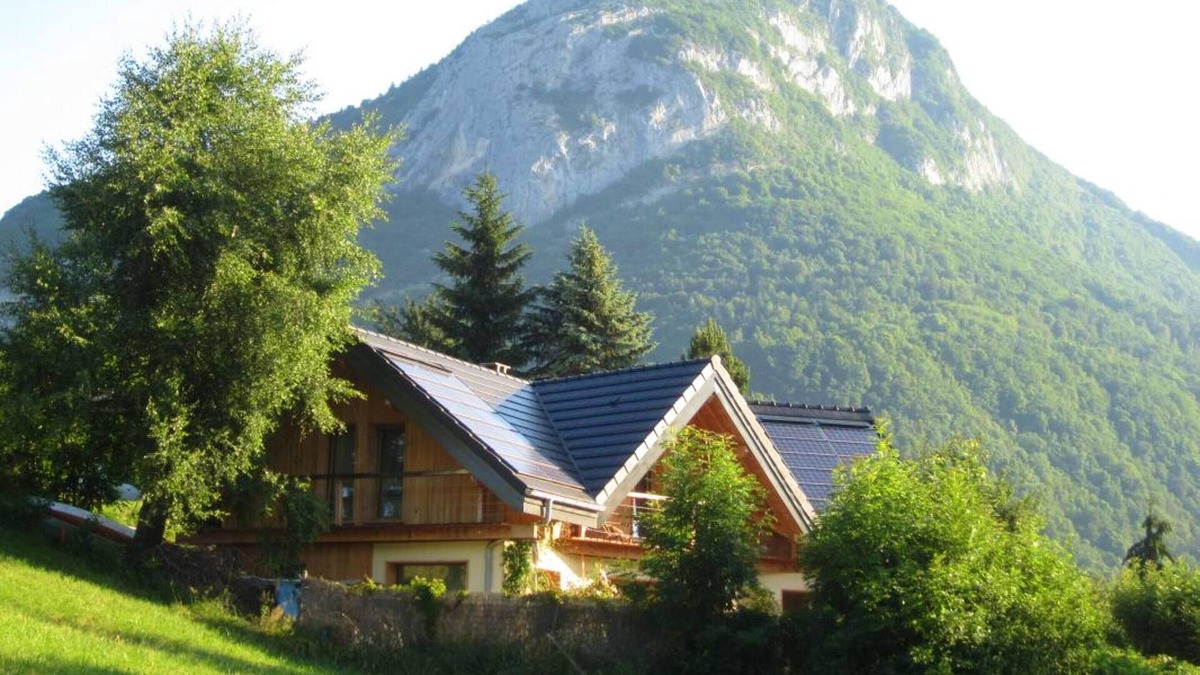 La Thuile Ski Chalet | Homerez - Beautiful chalet for 4 ppl. with terrace and balcony at La Thuile