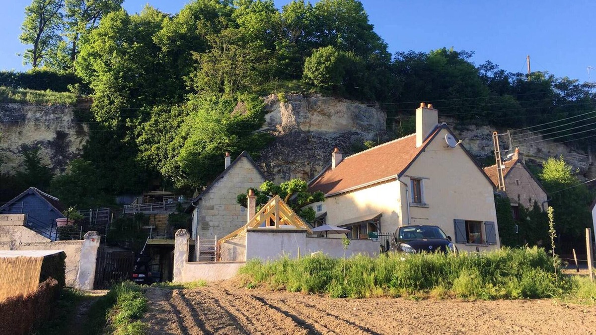 Chateauvieux House | Homerez - Beautiful house for 5 ppl. with garden and terrace at Châteauvieux