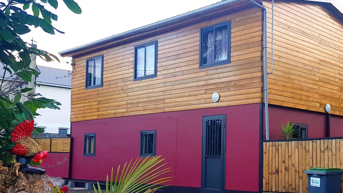Saint-Benoit House | Homerez - Beautiful house for 6 ppl. with garden at Saint-Benoit